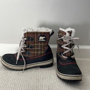 Sorel brown plaid snow boot